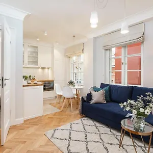Plac Zamkowy - With View By Renters , Warsaw Poland